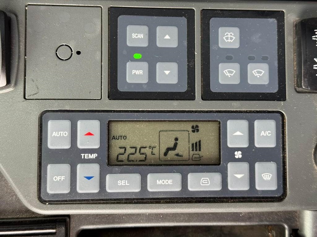 Doosan DX225LC-5