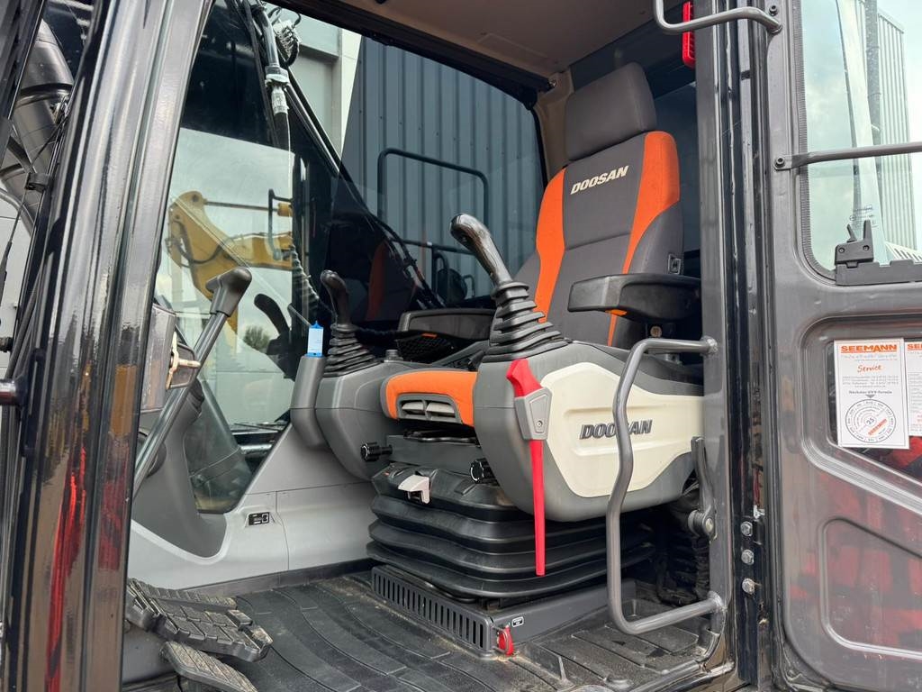 Doosan DX225LC-5