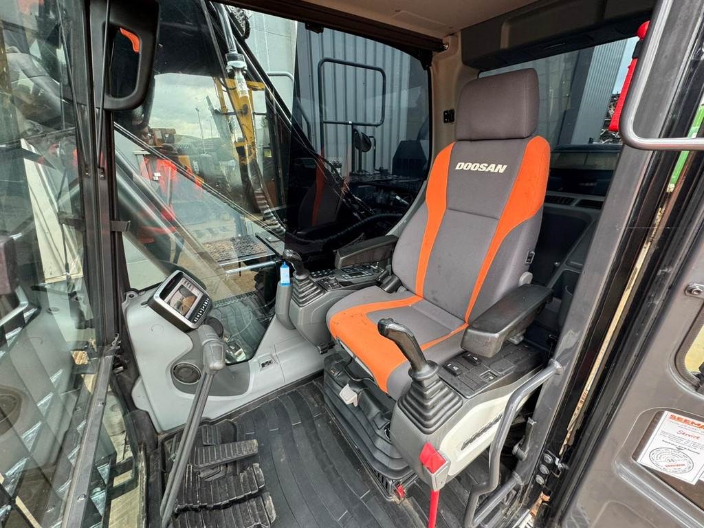 Doosan DX225LC-5