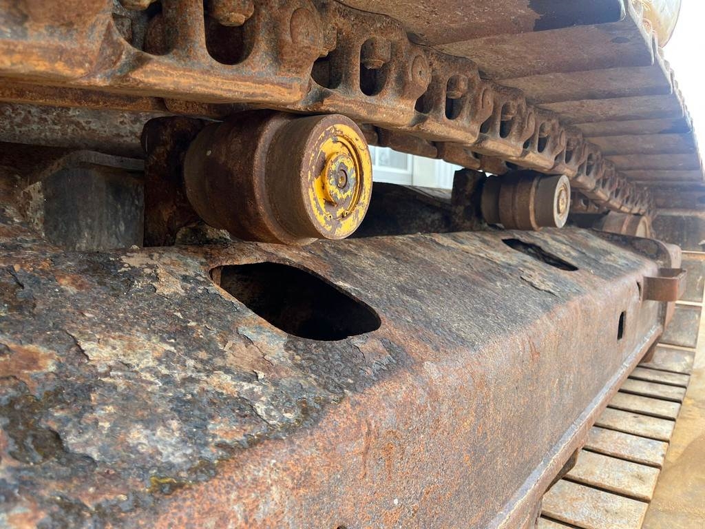 CAT 320D - bucket with teeth