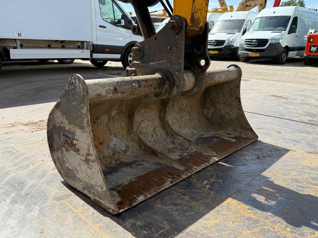 JCB 86C-1 - Hammer Lines / Quick Coupler