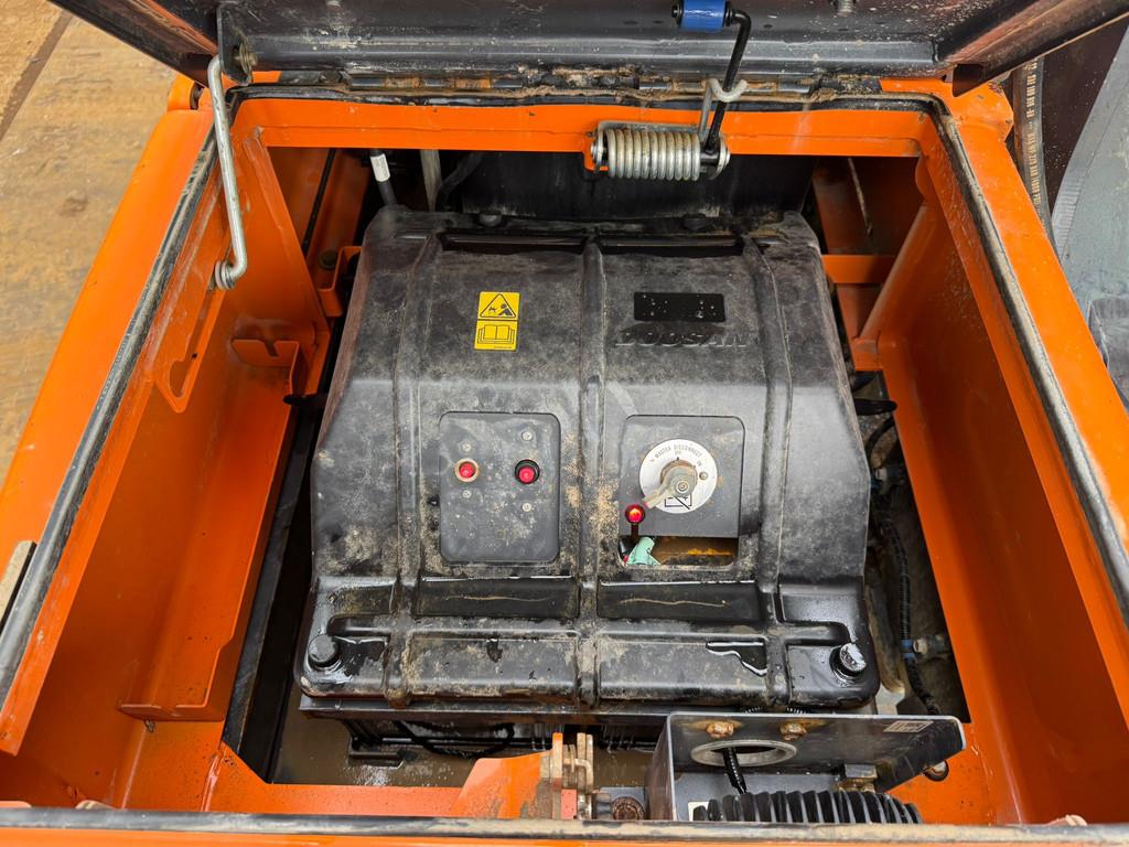 Doosan DX225LC-7