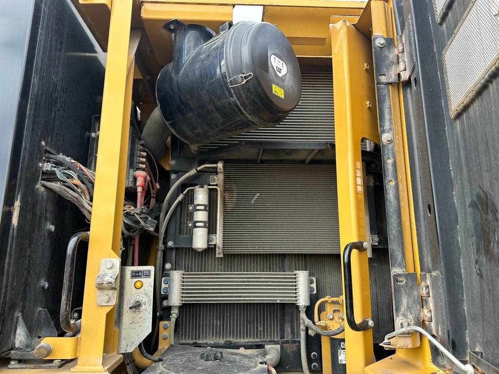 CAT 335F L CR