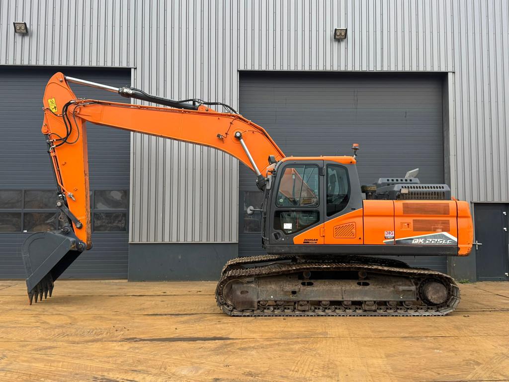 Doosan DX225LC-7