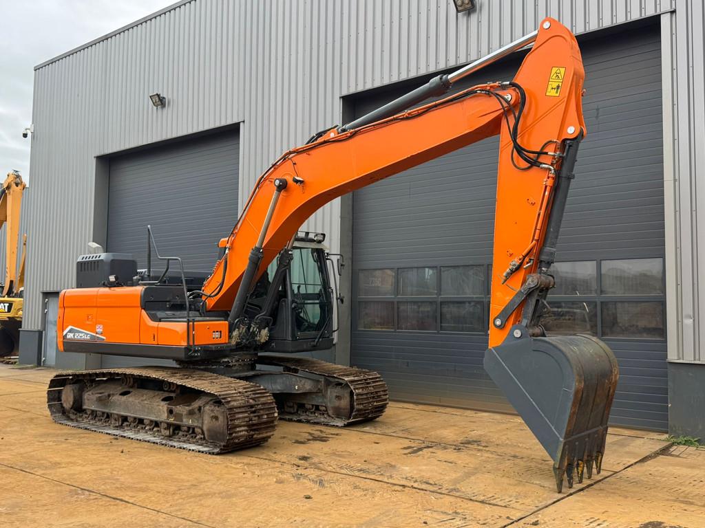 Doosan DX225LC-7