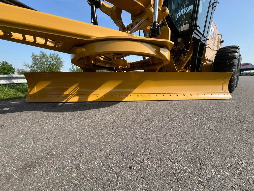 CAT 140GC - Push block / Ripper / New Tires