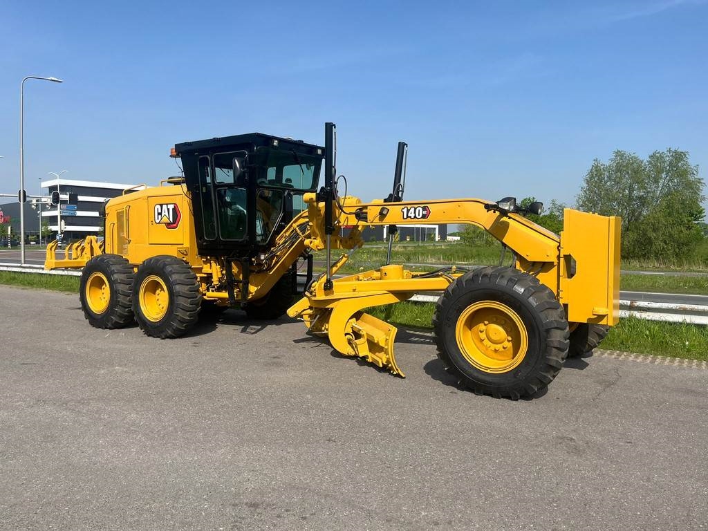 CAT 140GC - Push block / Ripper / New Tires
