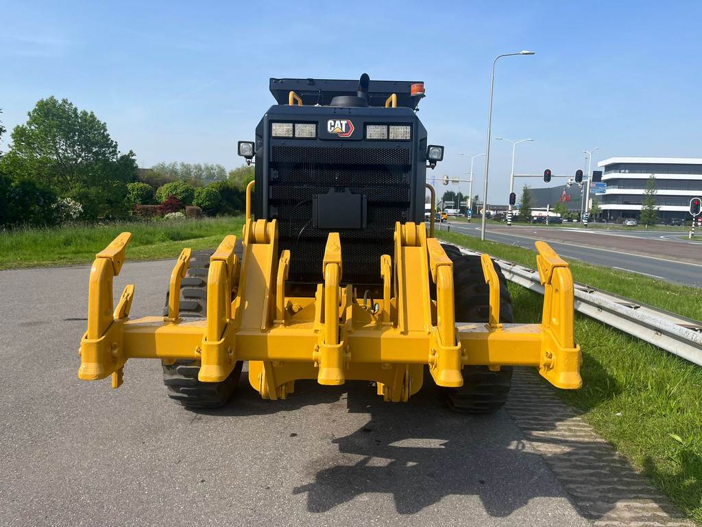 CAT 140GC - Push block / Ripper / New Tires
