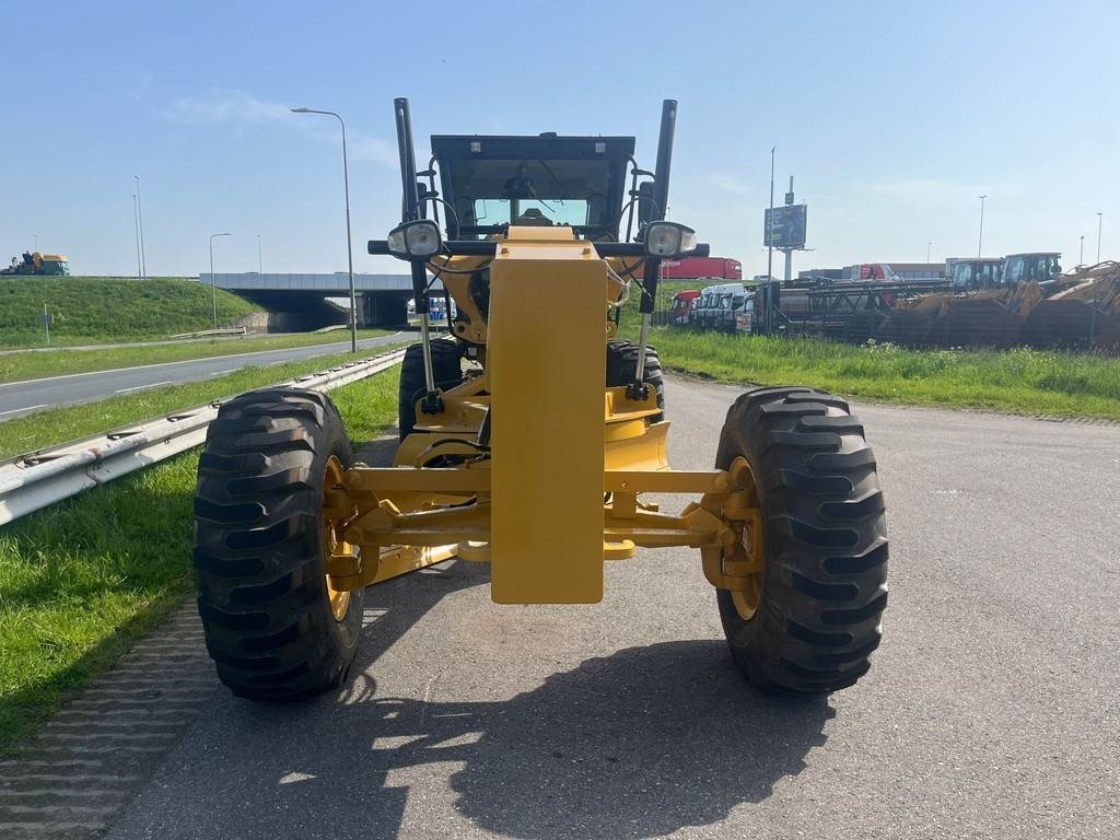 CAT 140GC - Push block / Ripper / New Tires