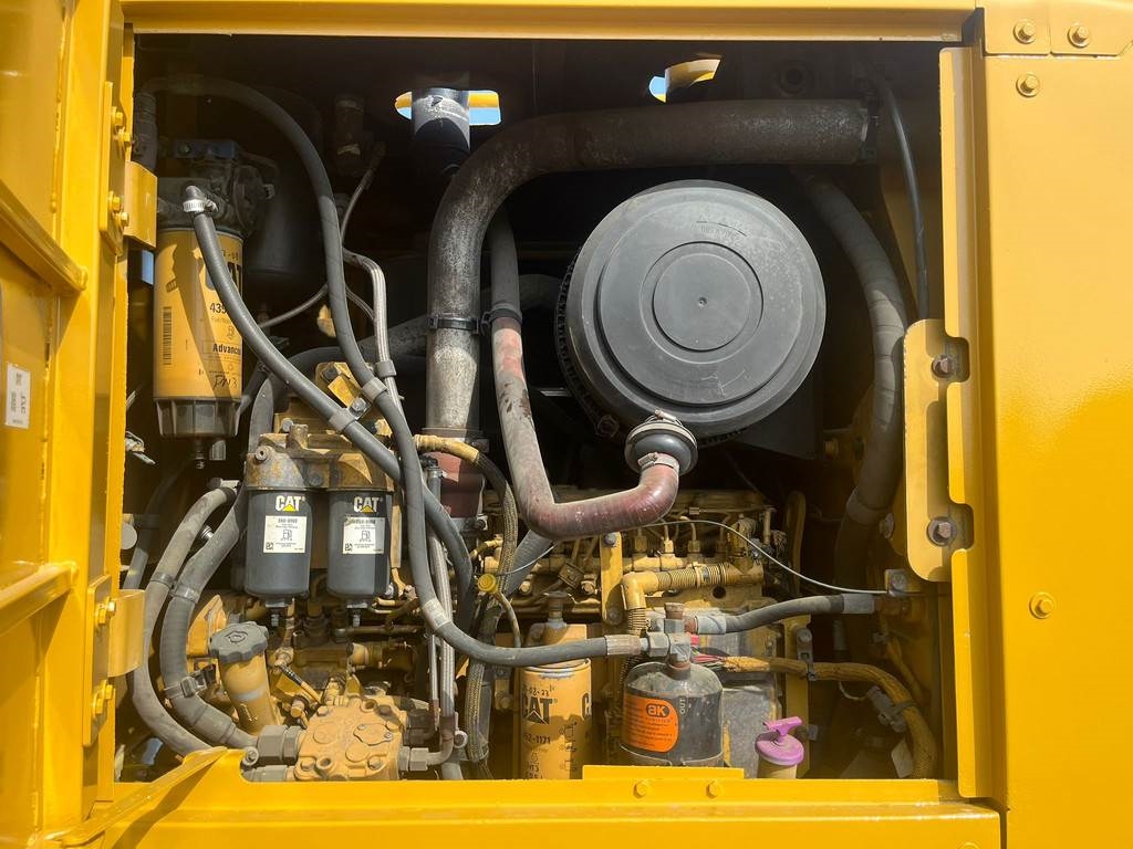 CAT 140GC - Push block / Ripper / New Tires