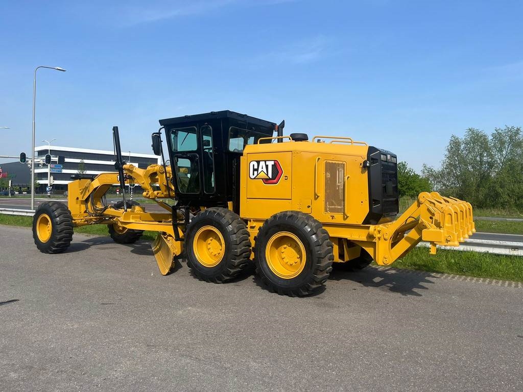 CAT 140GC - Push block / Ripper / New Tires