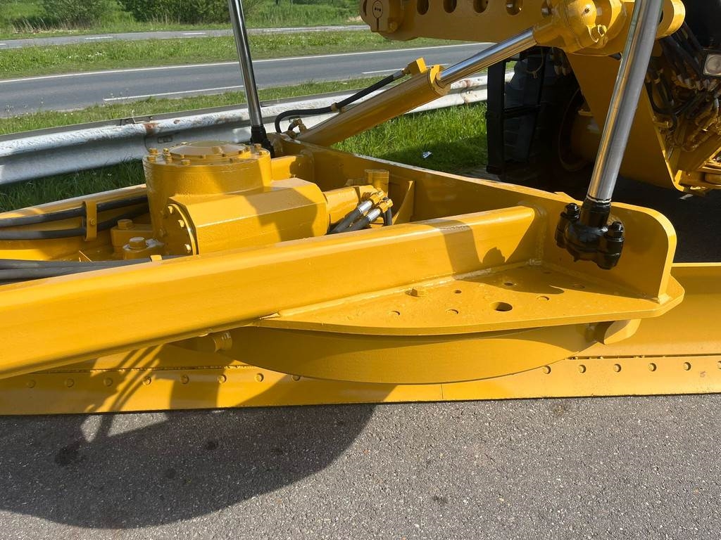 CAT 140GC - Push block / Ripper / New Tires