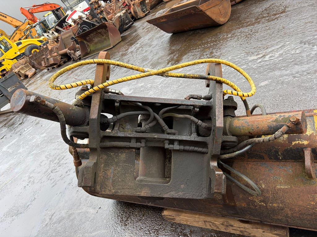 Verachtert tilting bucket CW-40 bucket width: 2400mm