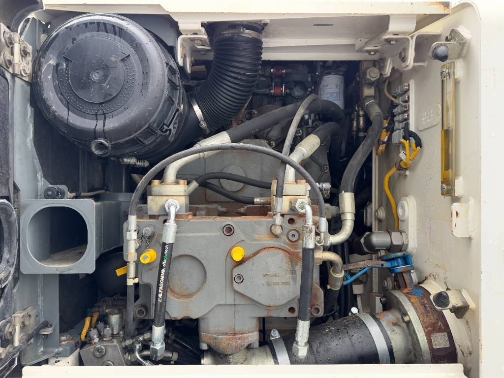 Liebherr R906LC Litronic - 2 Buckets / Quick Coupler