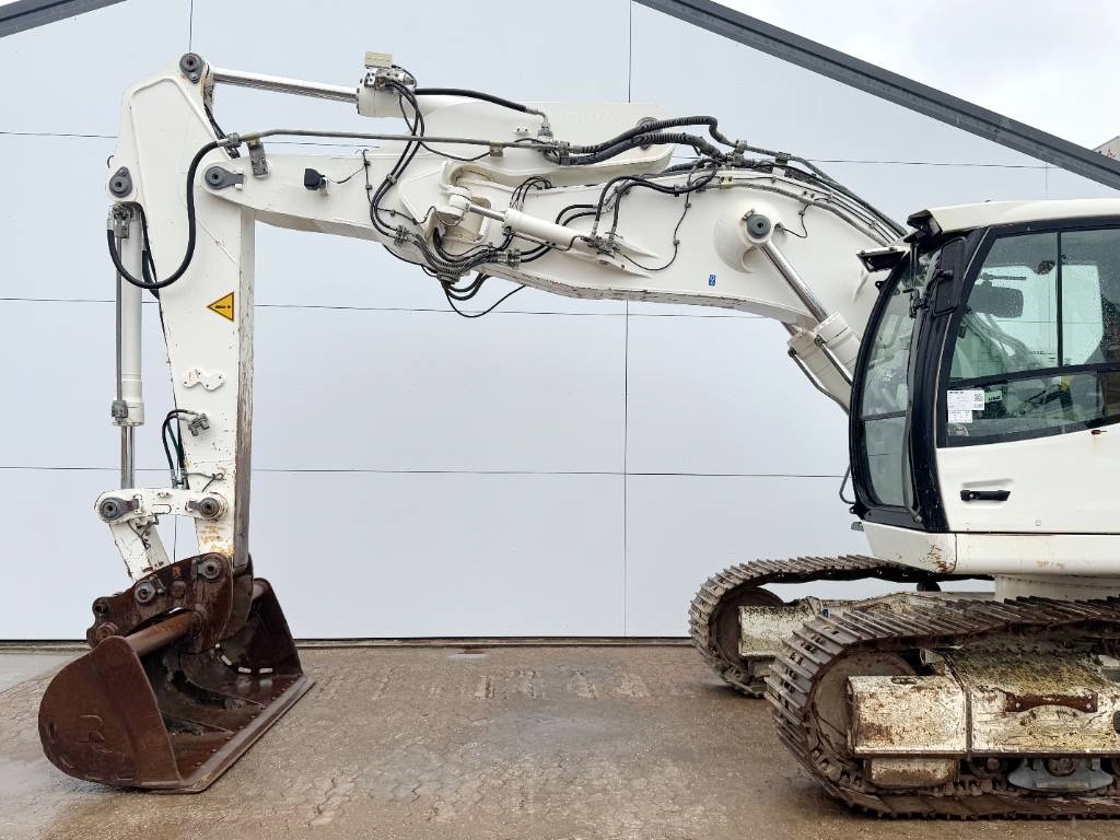 Liebherr R906LC Litronic - 2 Buckets / Quick Coupler