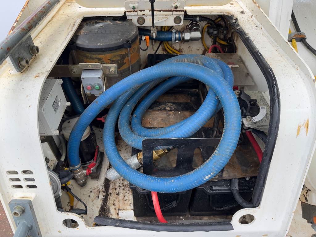 Liebherr R906LC Litronic - 2 Buckets / Quick Coupler