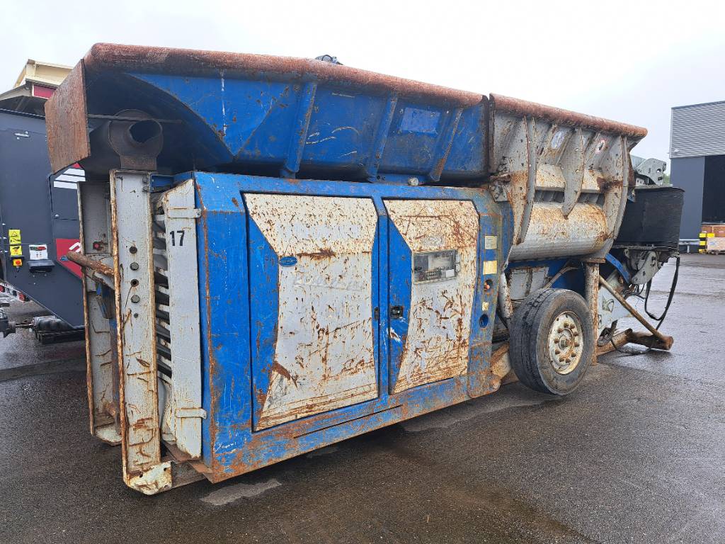 Lindner Urraco 75 D