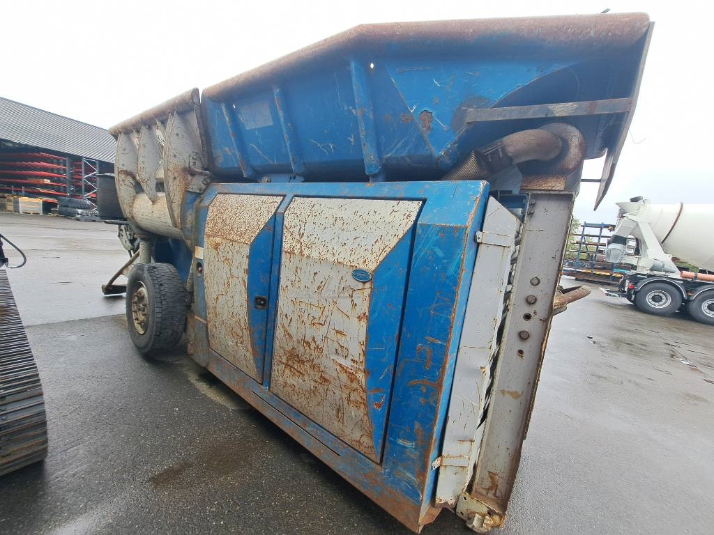 Lindner Urraco 75 D