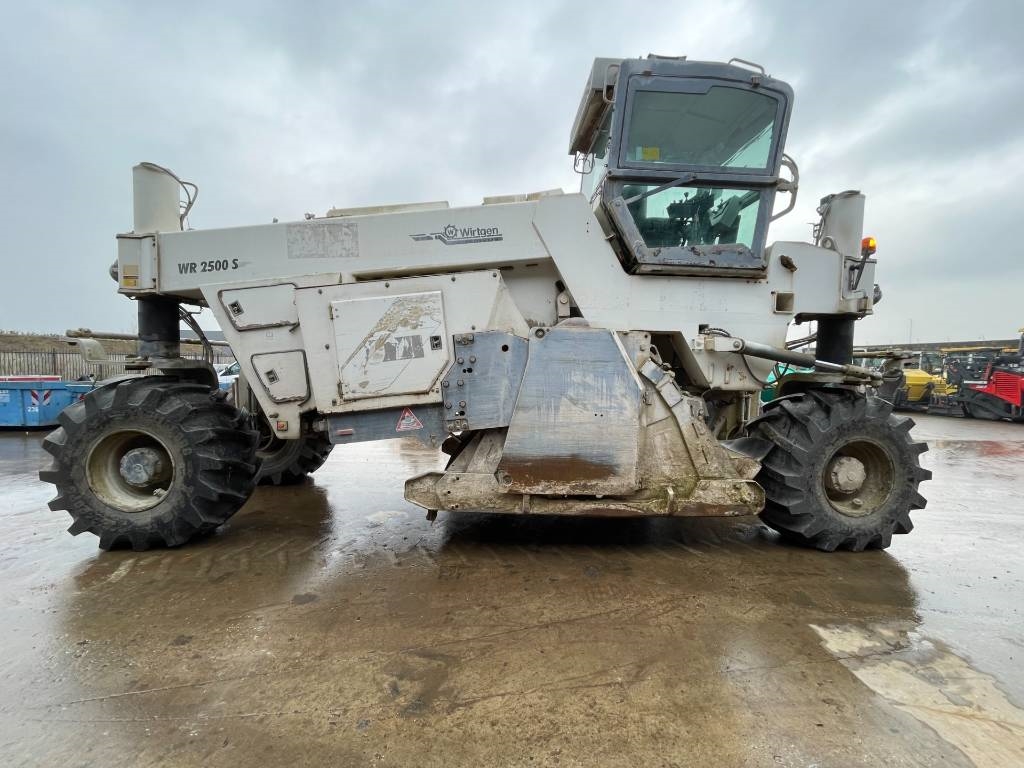 Wirtgen WR 2500S