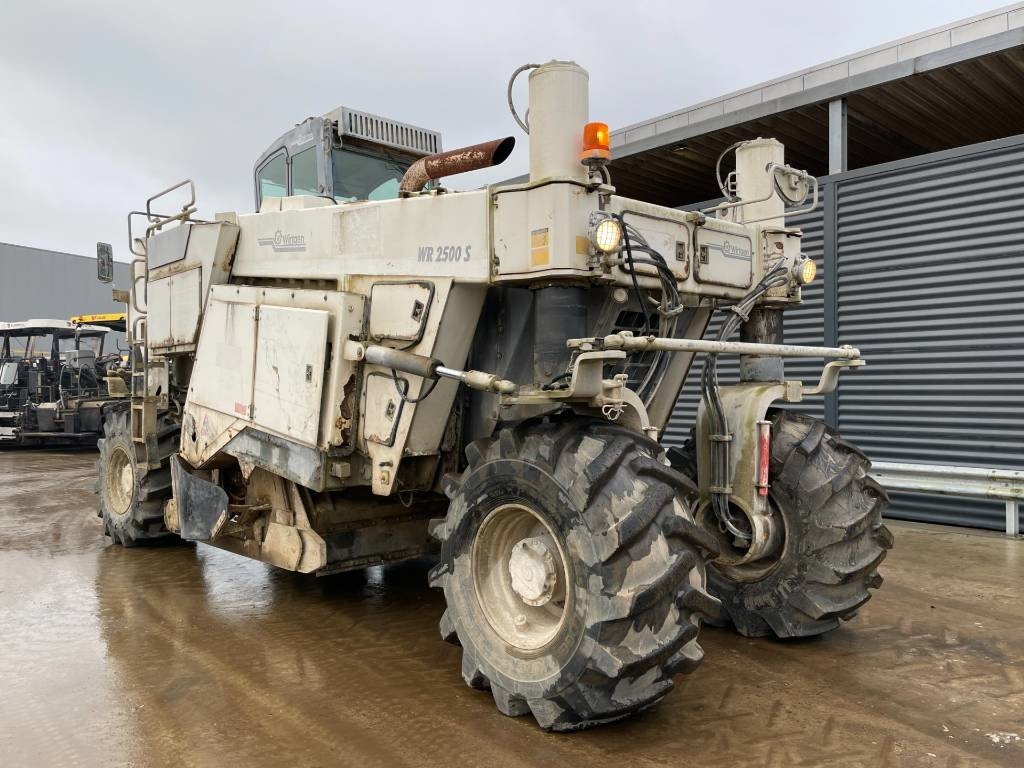 Wirtgen WR 2500S
