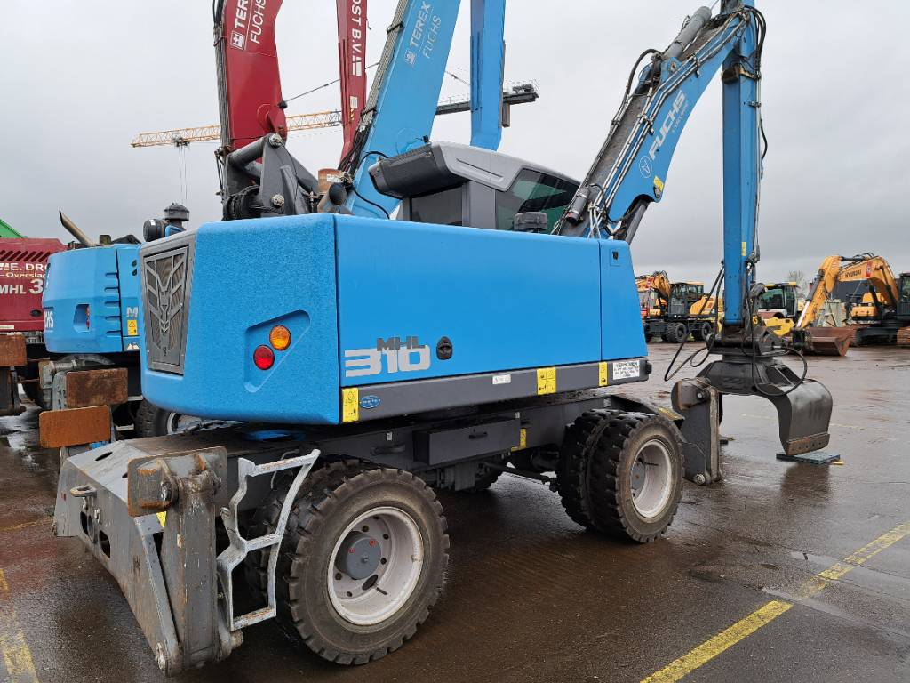 Fuchs MHL310F + Grapple