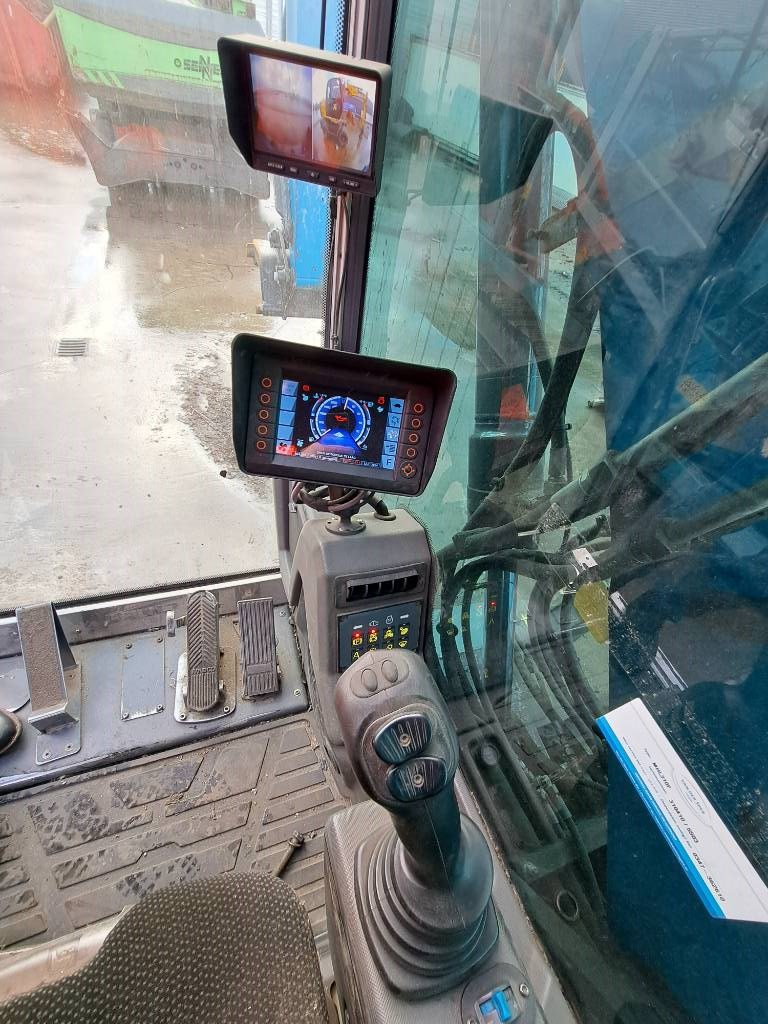 Fuchs MHL310F + Grapple