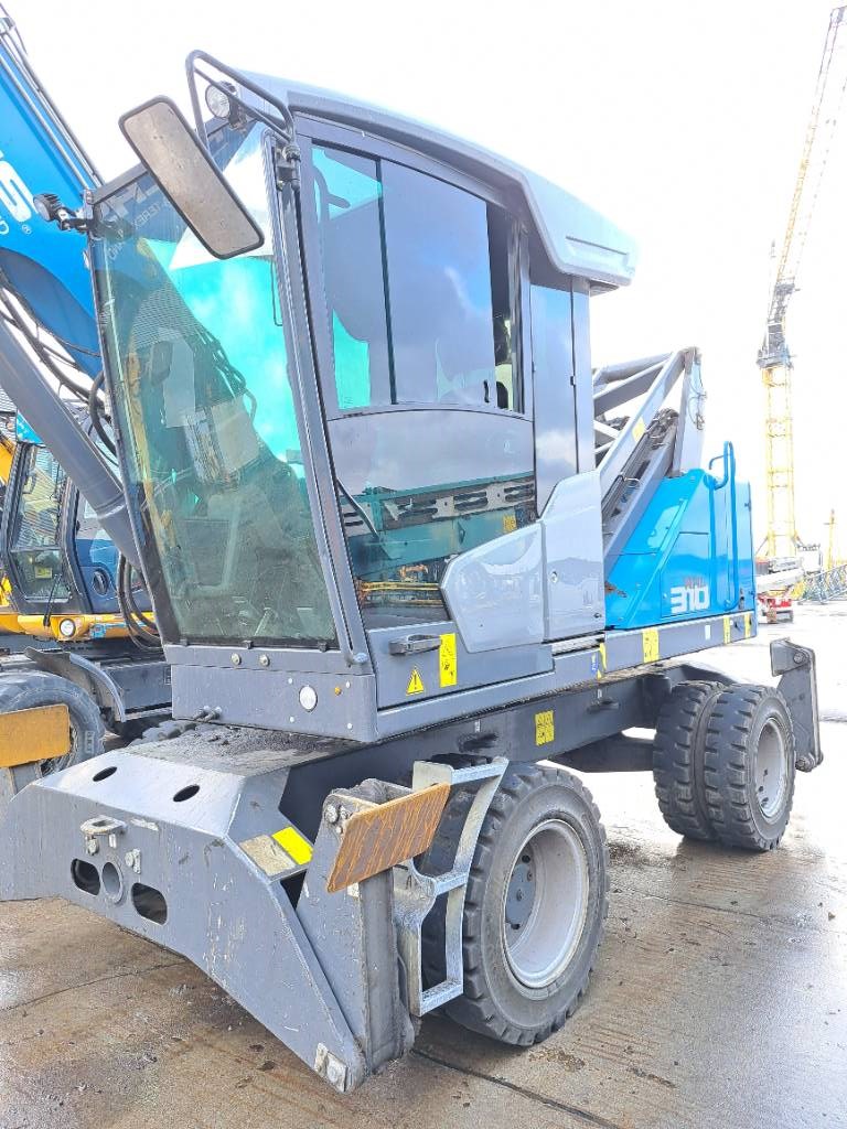 Fuchs MHL310F + Grapple