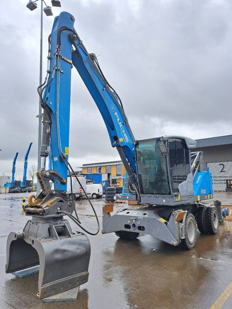 Fuchs MHL310F + Grapple