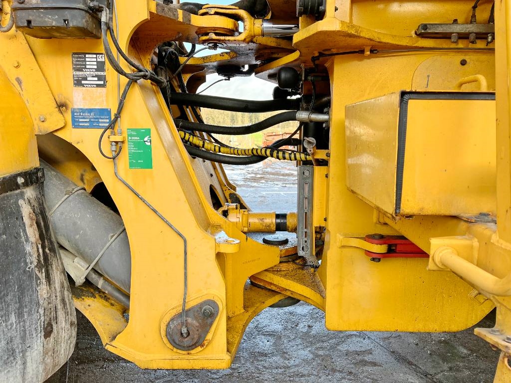 Volvo L350F - Automatic Greasing / CDC Steering