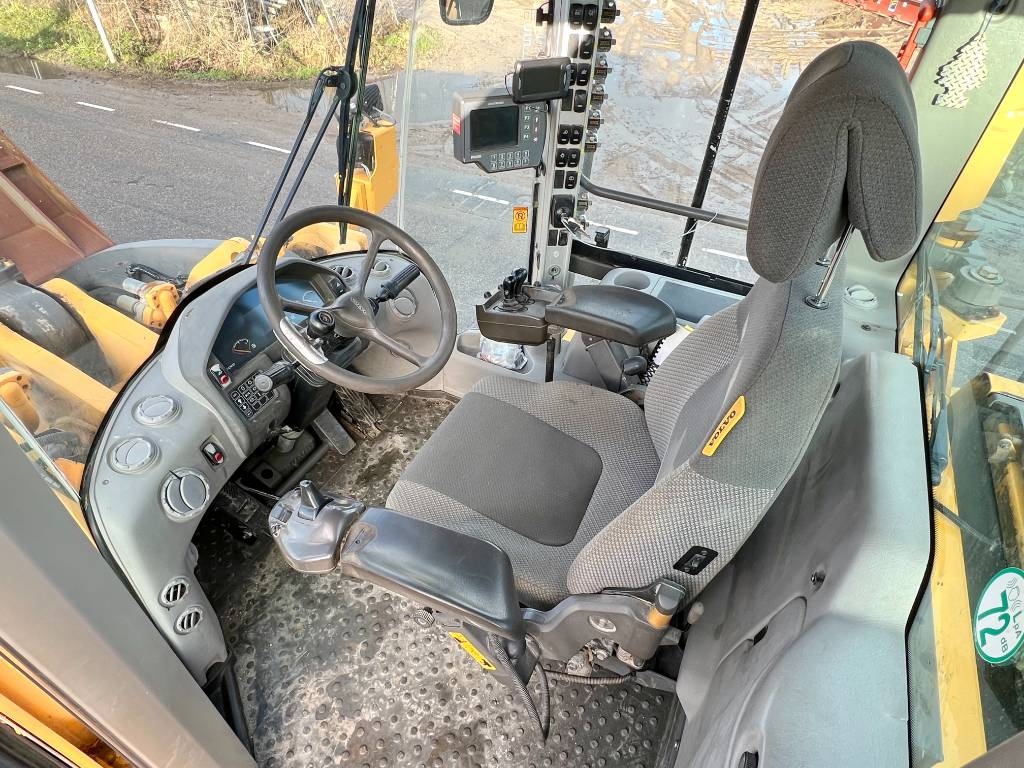Volvo L350F - Automatic Greasing / CDC Steering