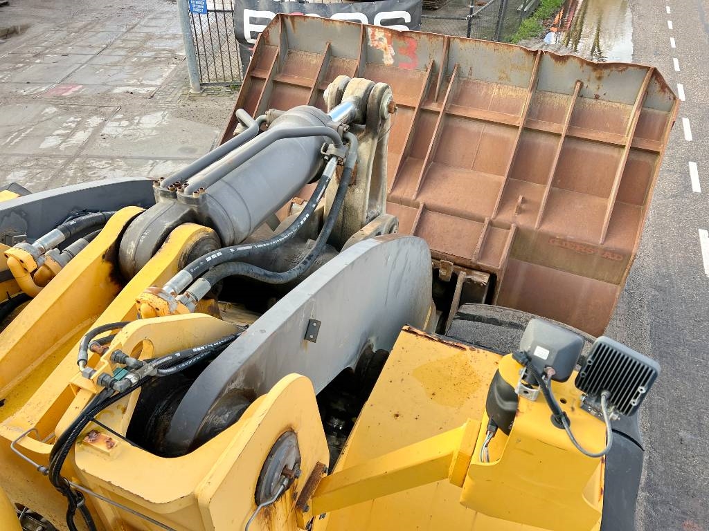 Volvo L350F - Automatic Greasing / CDC Steering