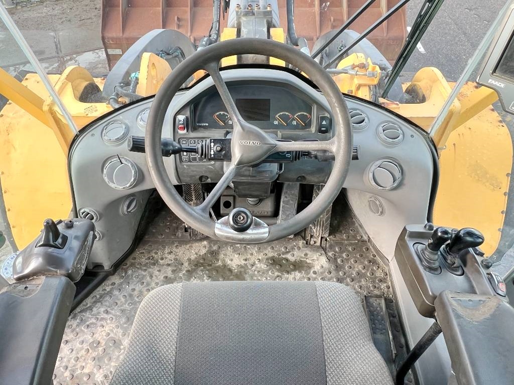 Volvo L350F - Automatic Greasing / CDC Steering