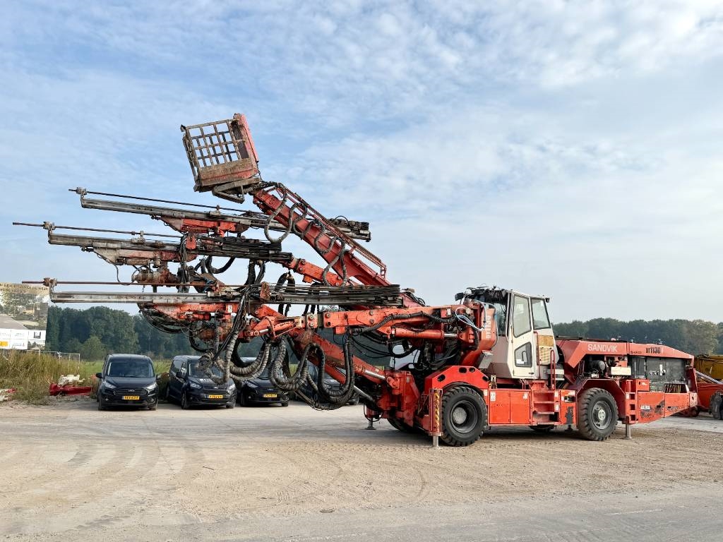 Sandvik DT1130-SC - 3x TB150 Drill Boom + Basket Boom