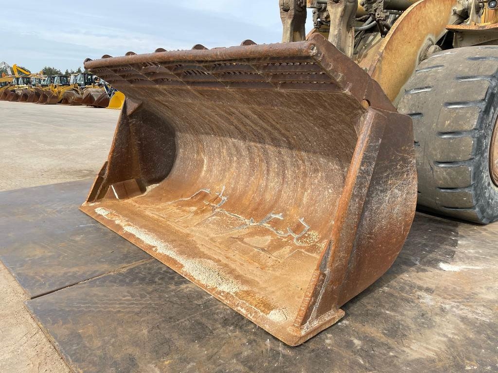 CAT 988B