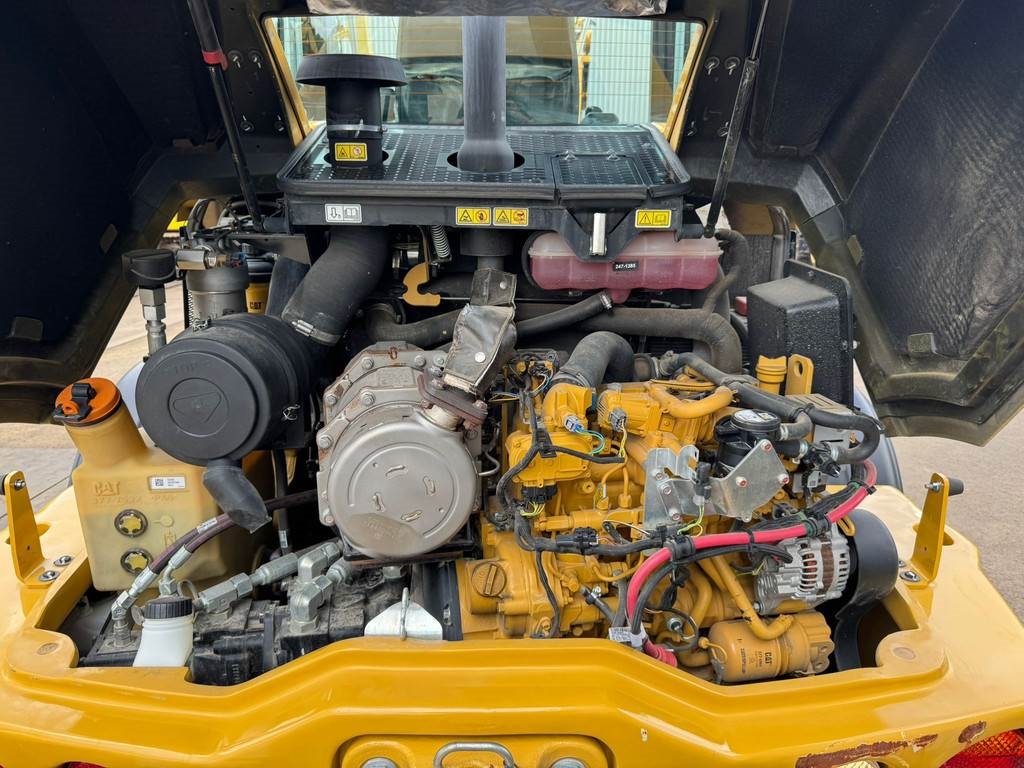 CAT 908M - Bucket + forks
