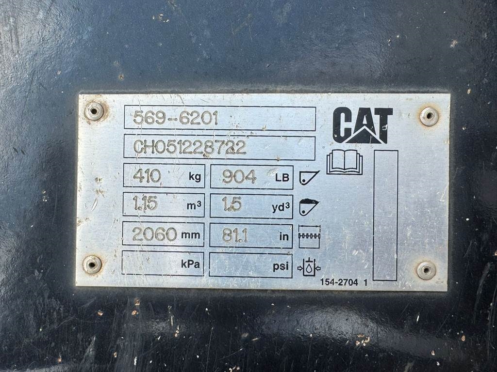 CAT 908M - Bucket + forks