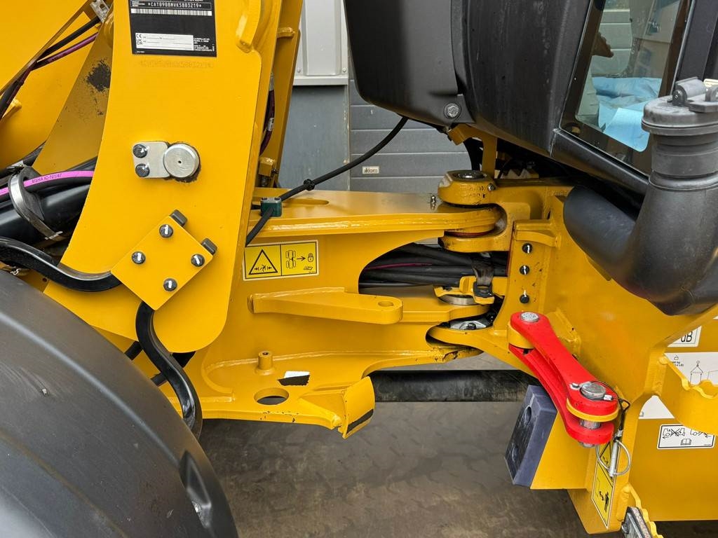 CAT 908M - Bucket + forks