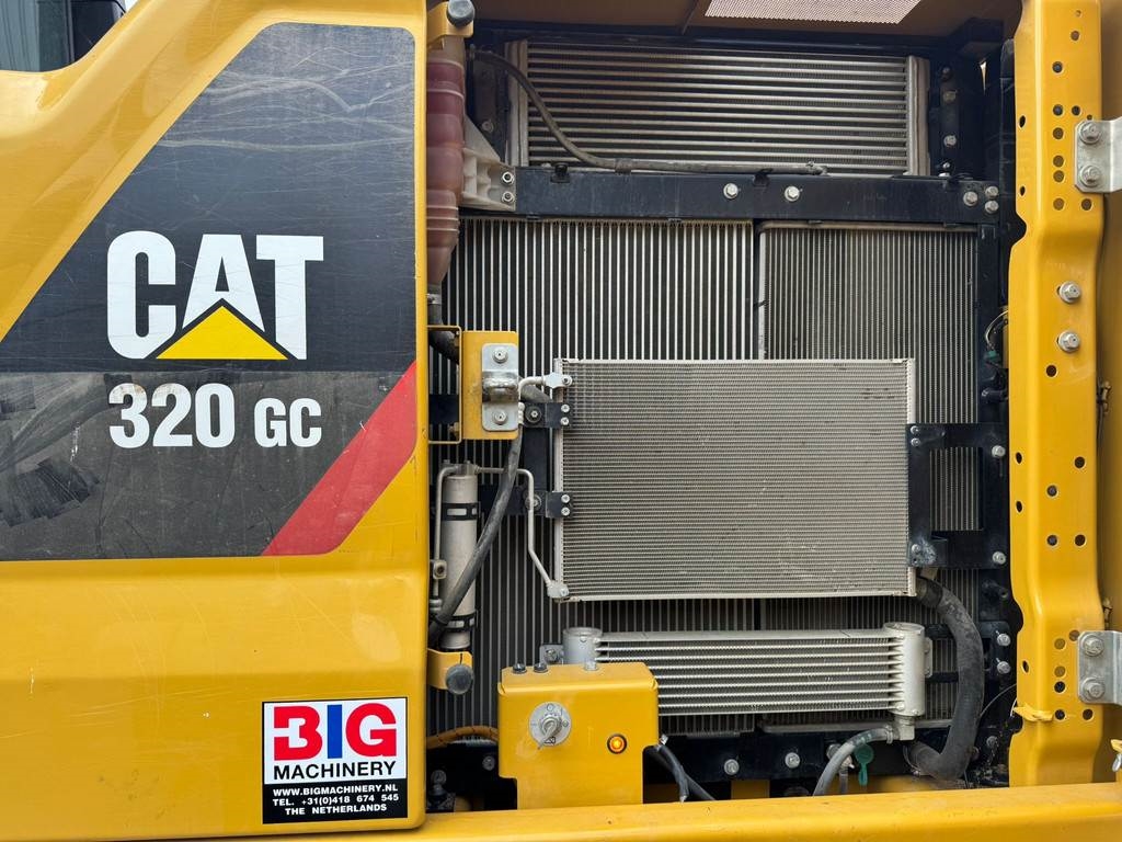 CAT 320GC