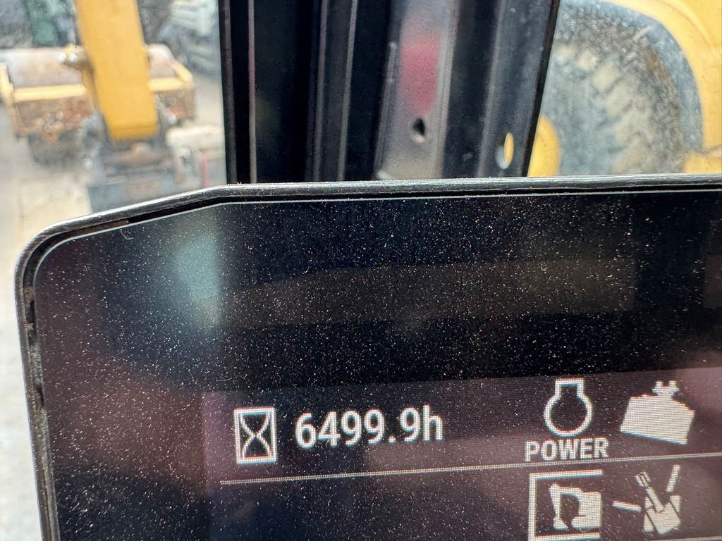 CAT 320GC