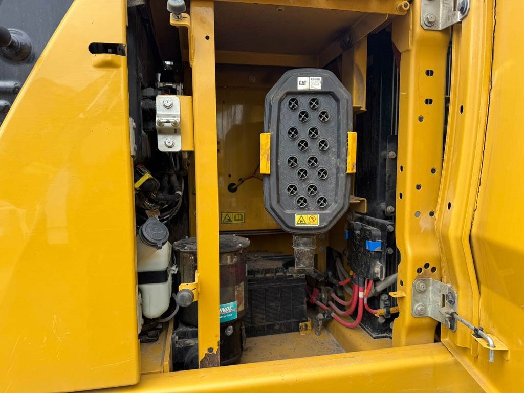 CAT 320GC