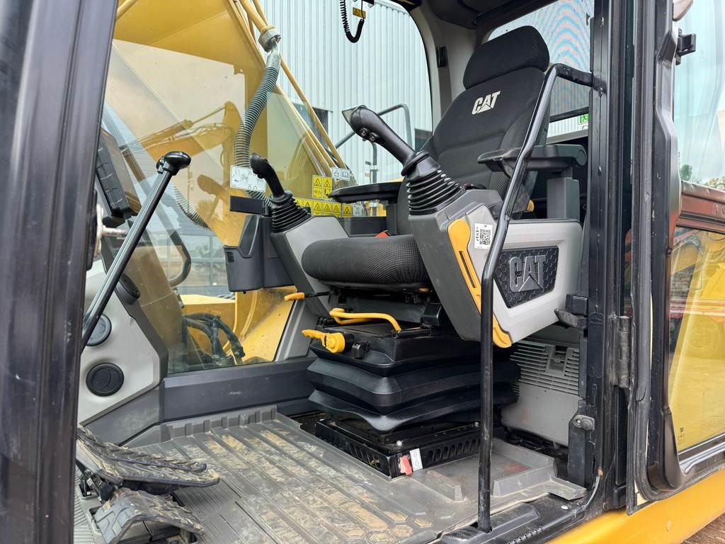 CAT 320GC