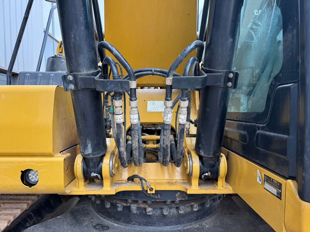 CAT 320GC