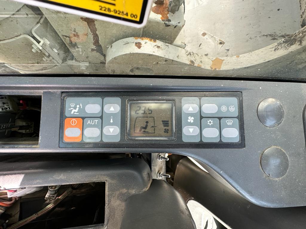 CAT 365CL Material Handling - CE certified / EPA certi