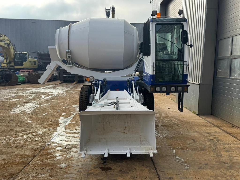 Giga Power GW5500 4x4 Self Loading Concrete Mixer