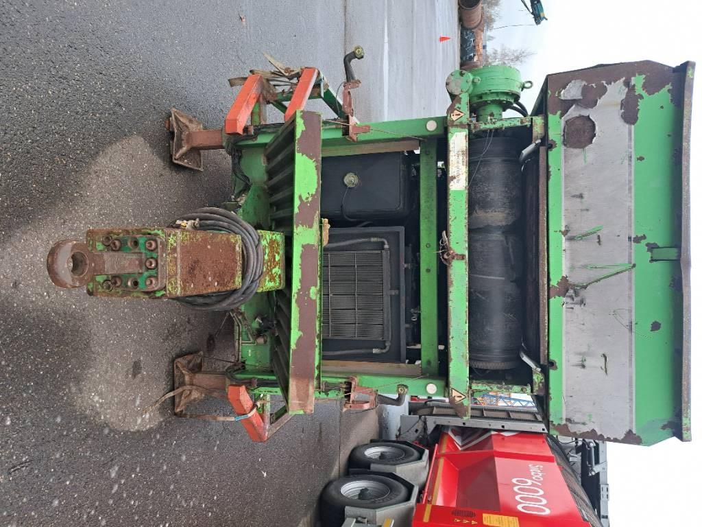Farwick Mustang with Reman Engine + 4 screens