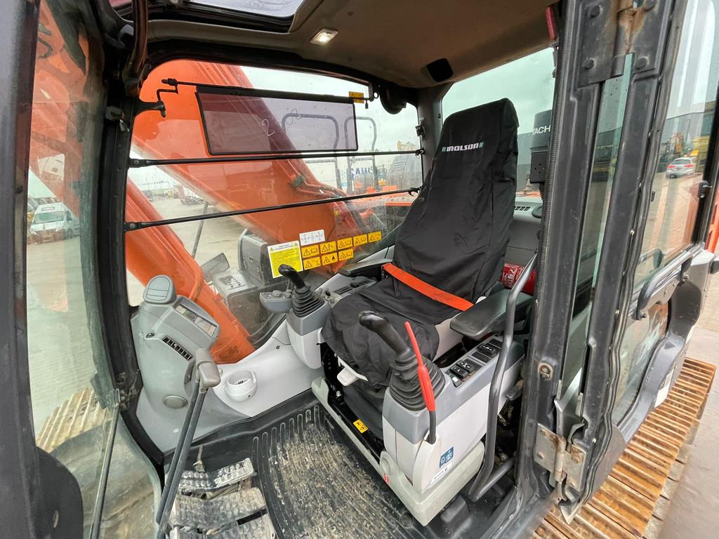 Hitachi ZX300LC-6