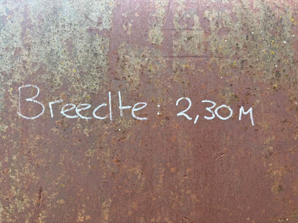 CAT 385 bucket with teeth
