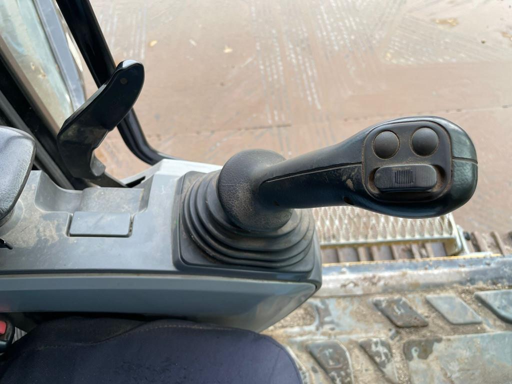 2015 Caterpillar 330FL-44388803