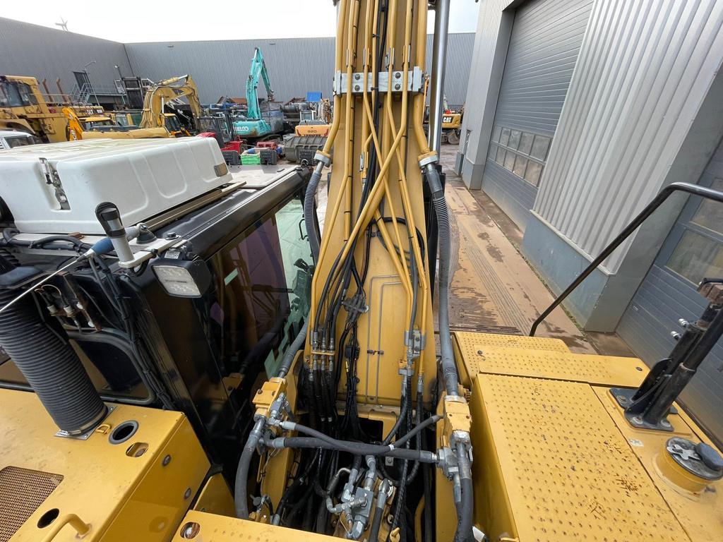 2015 Caterpillar 330FL-44388808