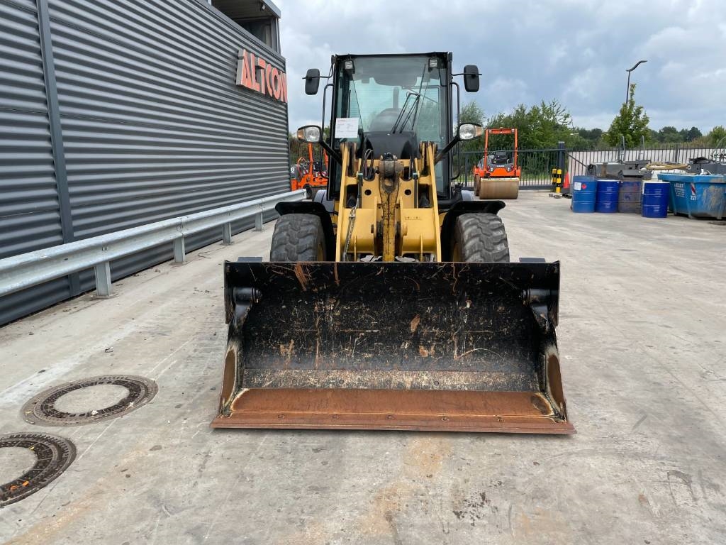 CAT 908 M